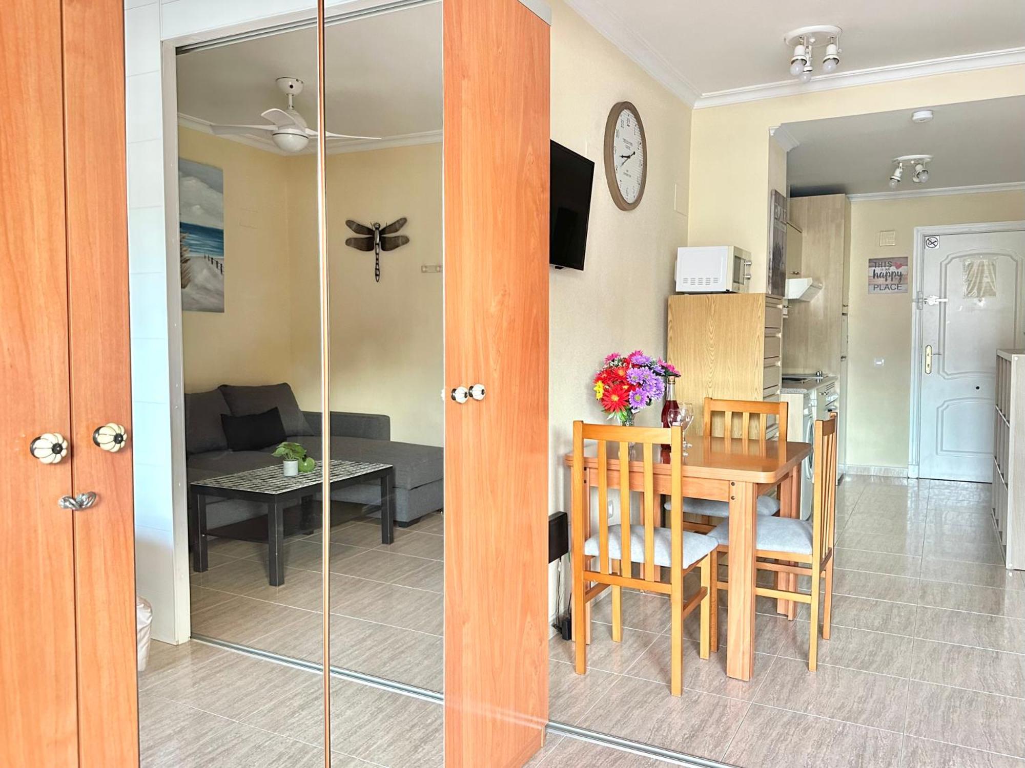 Studio In Costa Del Sol, Sea, Sunshine & Views Фуeнхирола Екстериор снимка
