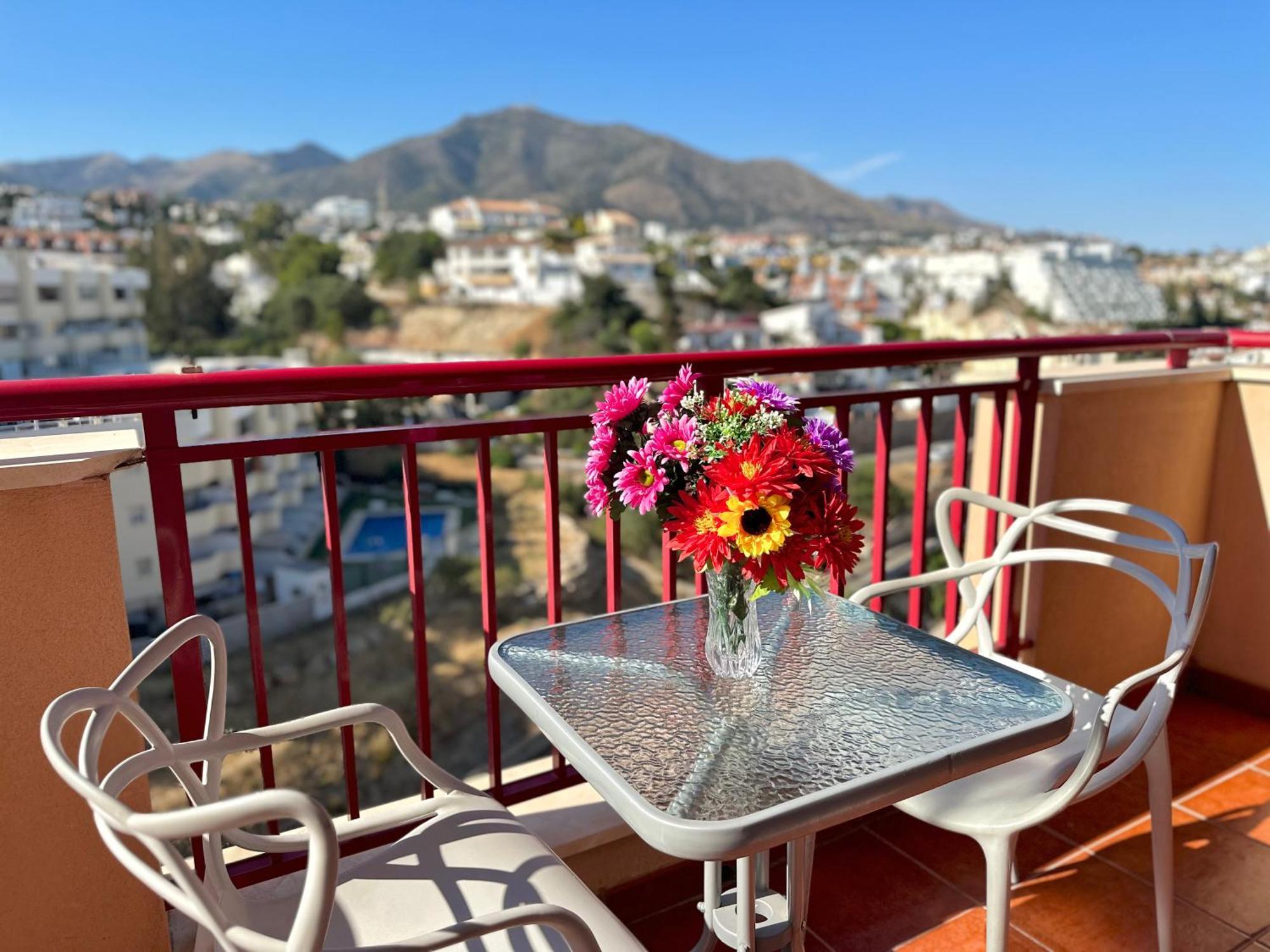 Studio In Costa Del Sol, Sea, Sunshine & Views Фуeнхирола Екстериор снимка