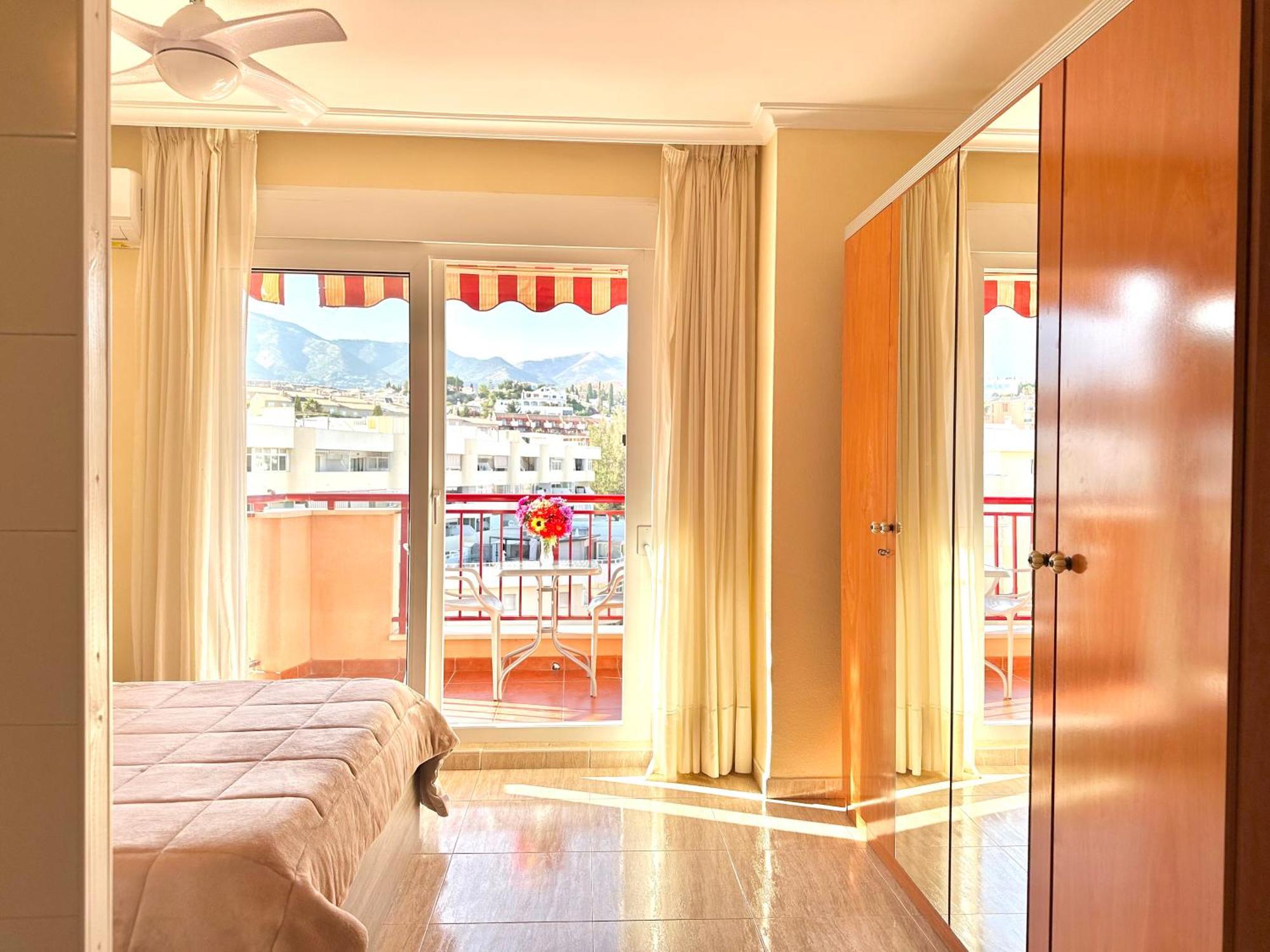 Studio In Costa Del Sol, Sea, Sunshine & Views Фуeнхирола Екстериор снимка